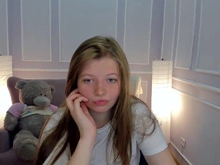 Vivian-cutie naked in her Live Sex Chat