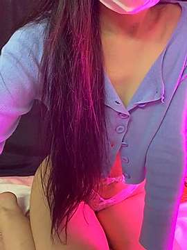 X-X-Xi naked stripping on cam for live sex video chat