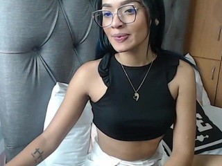 zoe-blue21 naked in her Live Sex Chat