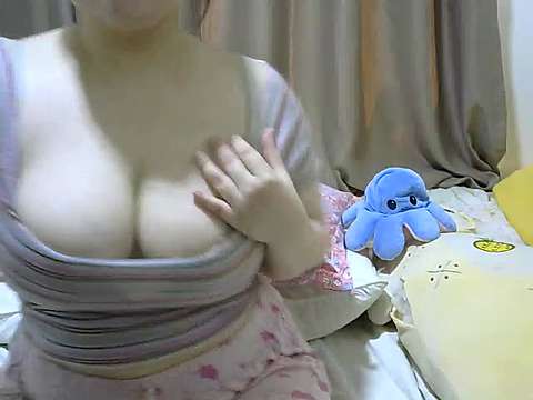 babylucky_22 naked stripping on cam for live sex video chat