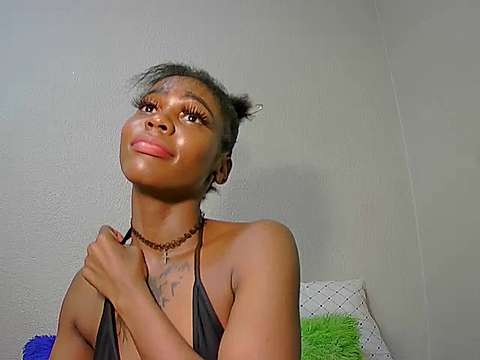Chubbydarkskin naked stripping on cam for live sex video chat