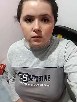 Emmiily_fox naked stripping on cam for live sex video chat