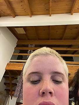Felicitytakes naked stripping on cam for live sex video chat