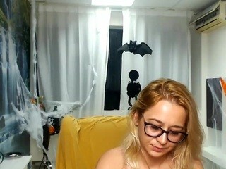 FreyyaAmore naked in her Live Sex Chat