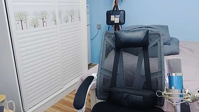 Gloria-annie naked stripping on cam for live sex video chat