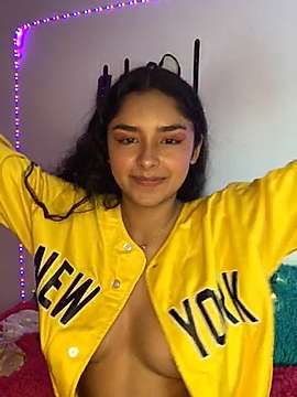 heracamx naked stripping on cam for live sex video chat