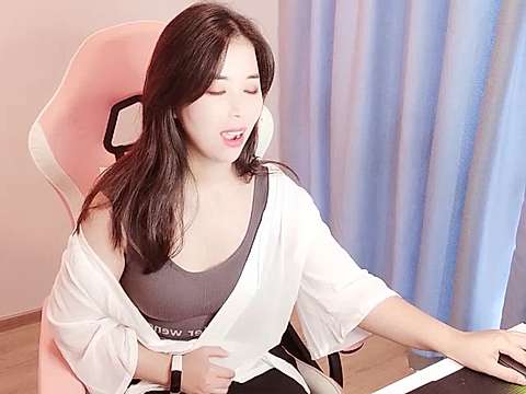 HK_Susie_ naked stripping on cam for live sex video chat