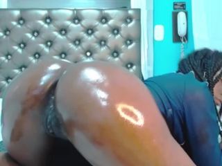 Hot-cherryy naked in her Live Sex Chat