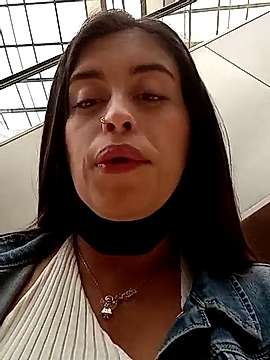 individua_30 naked stripping on cam for live sex video chat