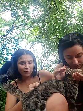 Isa_Karys naked stripping on cam for live sex video chat