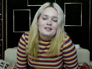 IvyKiss naked in her Live Sex Chat