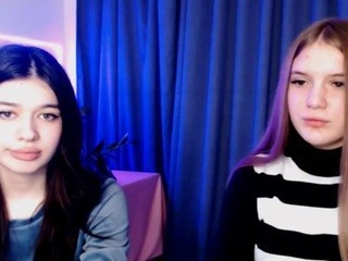 LaurieReia naked in her Live Sex Chat