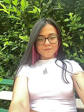 linda_martin_ naked stripping on cam for live sex video chat