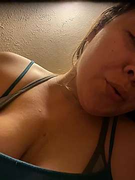 MilfSugaSuga naked stripping on cam for live sex video chat
