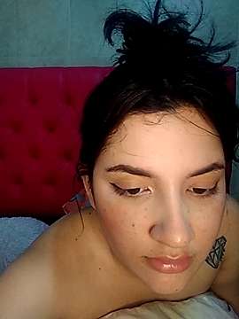 sarah_horny12 naked stripping on cam for live sex video chat