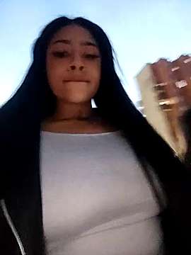 sasha_liciosa naked stripping on cam for live sex video chat