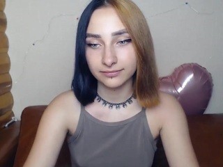 SilviaJoness naked in her Live Sex Chat