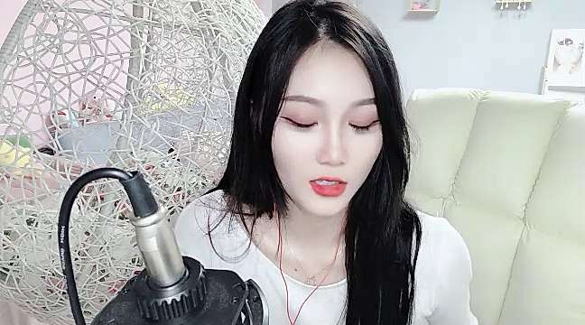 xiao-yuer naked stripping on cam for live sex video chat