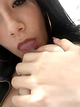 ximena_roxxe naked stripping on cam for live sex video chat
