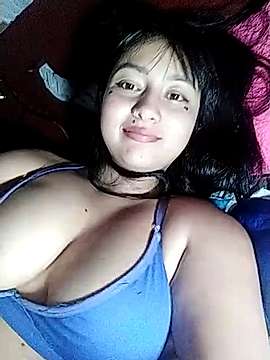 yulieth05 naked stripping on cam for live sex video chat
