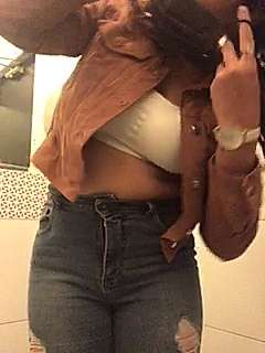 AmaliaGalindo naked stripping on cam for live sex video chat