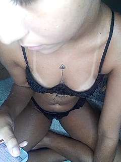 bellaloira_ naked stripping on cam for live sex video chat