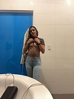 briggiblueee naked stripping on cam for live sex video chat