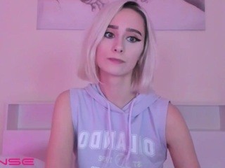 Esme-Riley naked in her Live Sex Chat