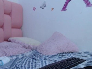 hanna-robi naked in her Live Sex Chat