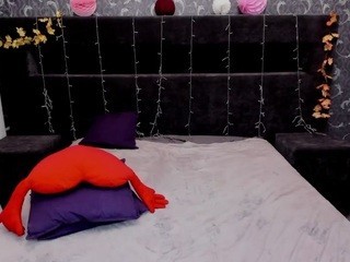 Helena-Hott naked in her Live Sex Chat