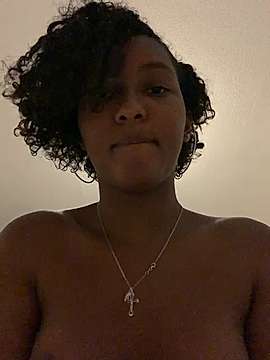 irisouche naked stripping on cam for live sex video chat