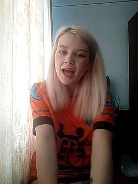 -Karolina- naked stripping on cam for live sex video chat