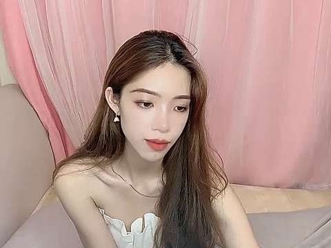 LEXIEBABY naked stripping on cam for live sex video chat