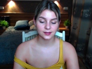Mary-Bowen naked in her Live Sex Chat