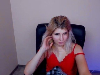 OonaEdwards naked in her Live Sex Chat