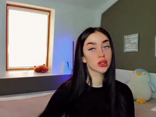 Robin-Burns naked in her Live Sex Chat