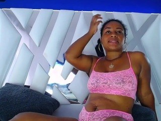 SAMANTA-CHAUX naked in her Live Sex Chat