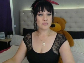 VikkyBlack naked in her Live Sex Chat