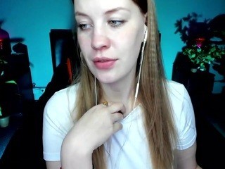 x-cinderella-x naked in her Live Sex Chat