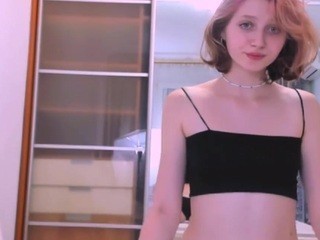 AliceBounty naked in her Live Sex Chat