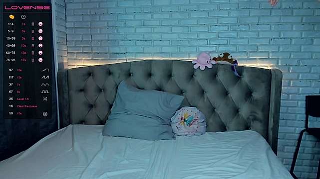 ChelsiiKoth naked stripping on cam for live sex video chat