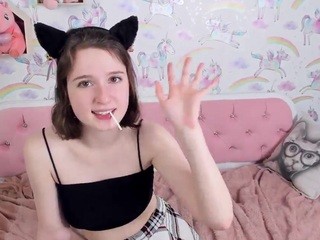 JuneAnderson naked in her Live Sex Chat