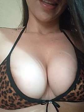 LarissinhaReis naked stripping on cam for live sex video chat