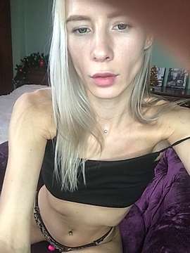 MillanaCute naked stripping on cam for live sex video chat