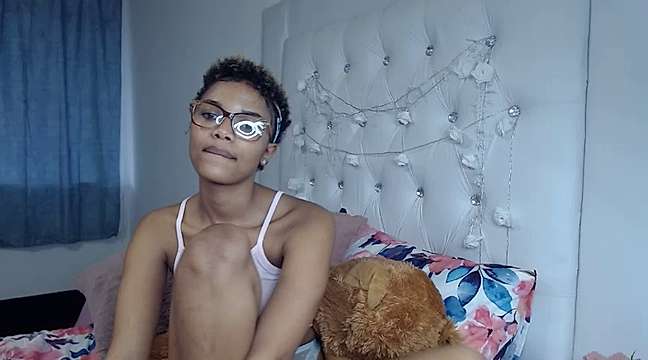 Tatiana16 naked stripping on cam for live sex video chat