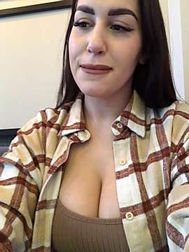 VikiCutee naked stripping on cam for live sex video chat