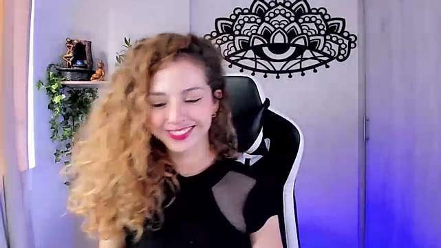 Cassandra_Caiin naked stripping on cam for live sex video chat