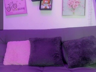 Madison-Andrea naked in her Live Sex Chat