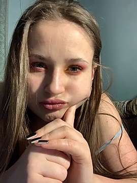 Nixi_x naked stripping on cam for live sex video chat