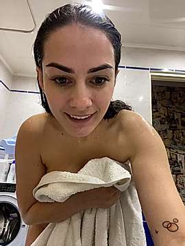 Pissing_in_the_ass naked stripping on cam for live sex video chat